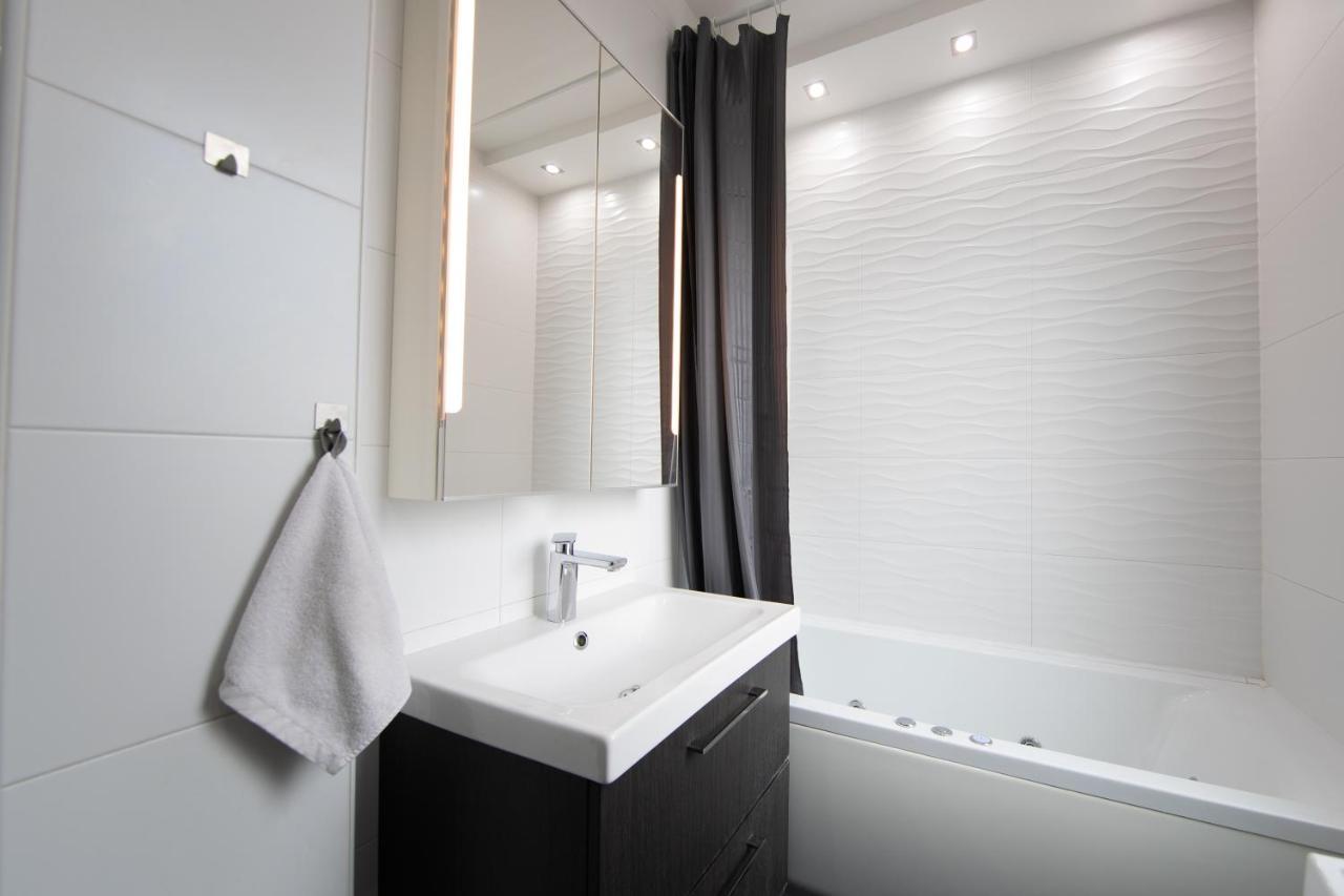 Spacious 3-Room Apartment With Free Parking Budapest Esterno foto